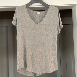 Tresics V-Neck split back Tee